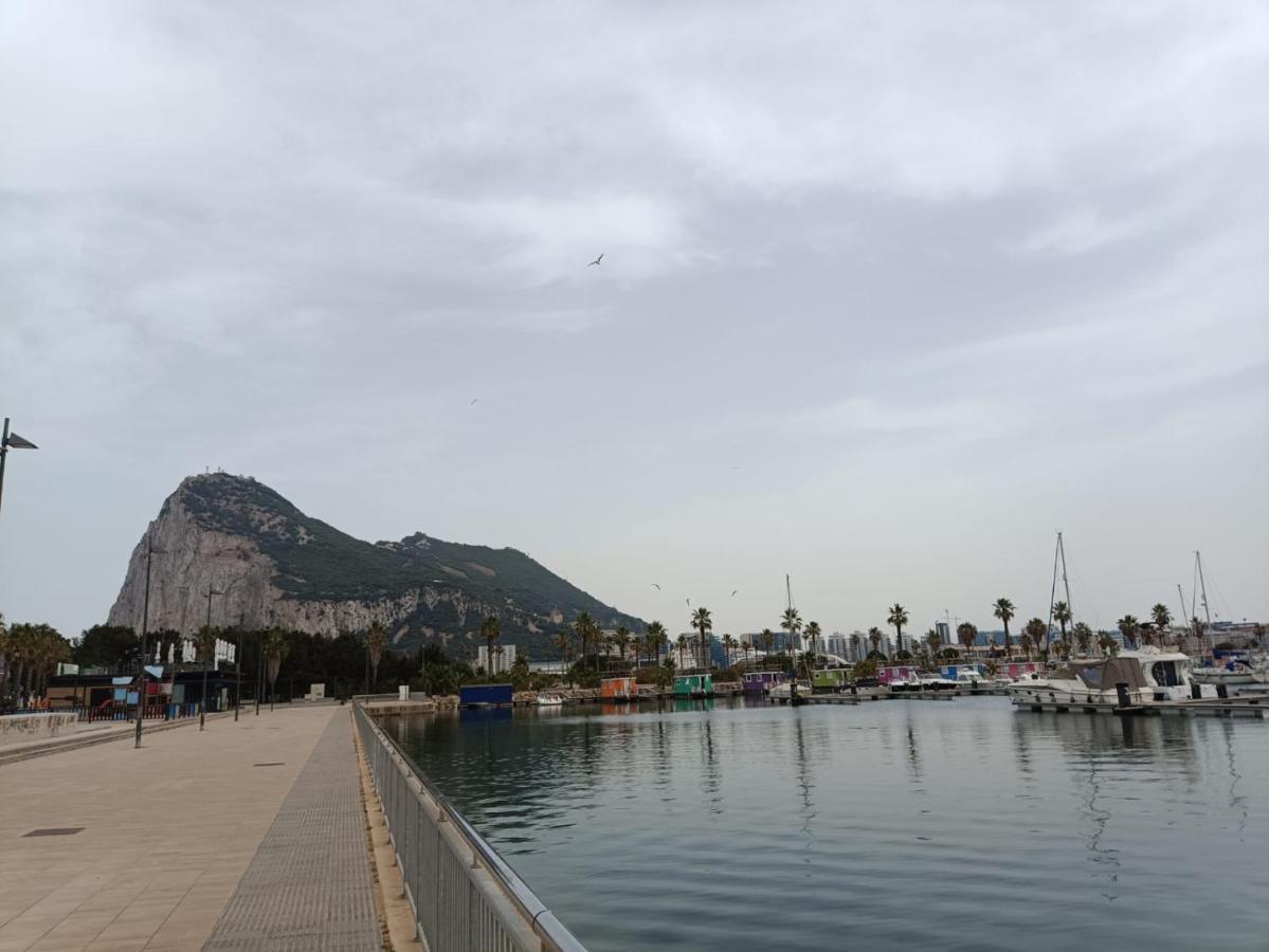 Vistas A 3 Paises Y 2 Continentes 1º Linea De Playa A 5 Minutos De Gibraltar * La Línea de la Concepción