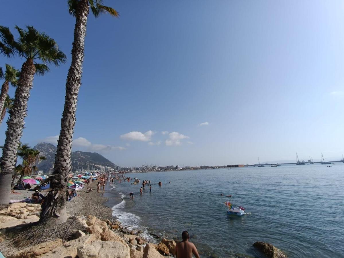 Vistas A 3 Paises Y 2 Continentes 1º Linea De Playa A 5 Minutos De Gibraltar Quarto em Acomodações Particulares