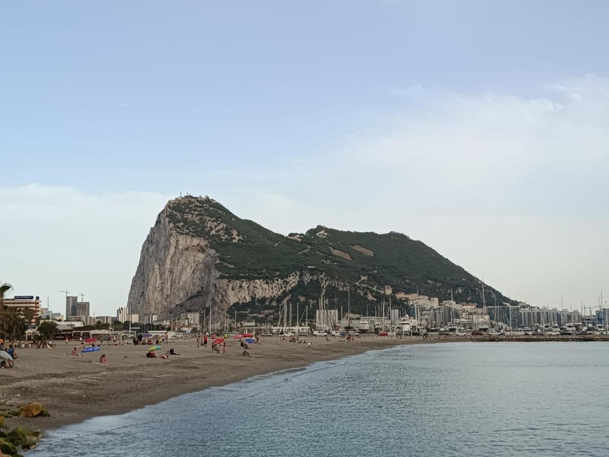 Vistas A 3 Paises Y 2 Continentes 1º Linea De Playa A 5 Minutos De Gibraltar La Línea de la Concepción